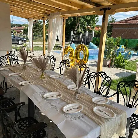 Guest House Villa Orlovo Vilă